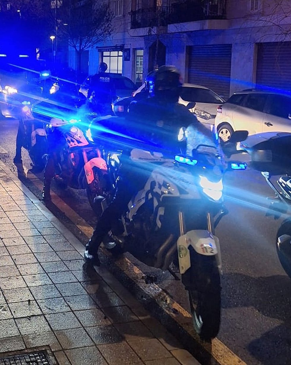 Desmantelan en Palma una carrera ilegal ante más de 200 asistentes.