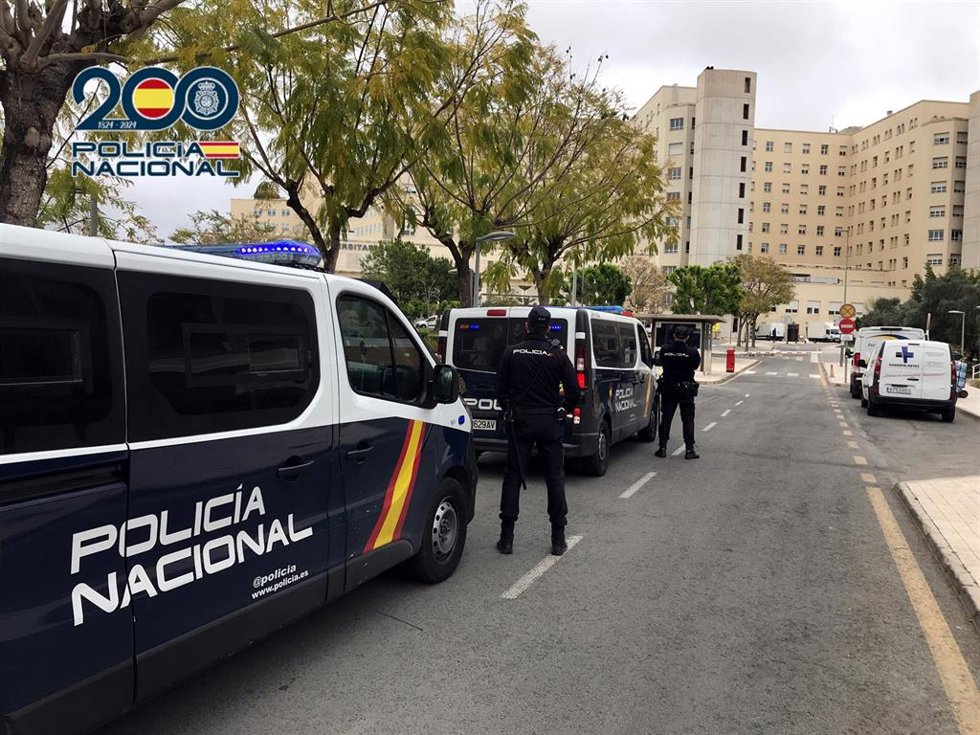 Detenido en Alicante un hombre que se dedicaba a hurtar pertenencias en centros hospitalarios.