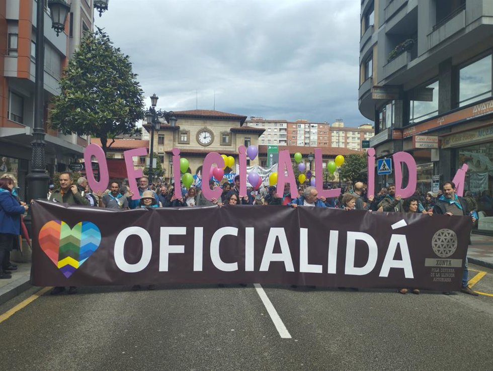 Archivo - Manifiestación por la oficialidad del asturiano y el gallego-asturiano.