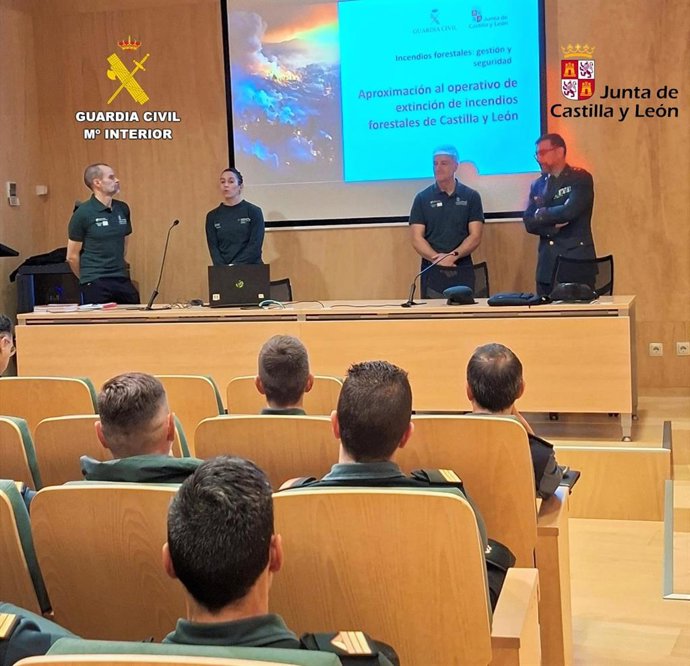 Guardias civiles y personal de la Junta participan en una jornada para mejorar la respuesta contra incendios en León