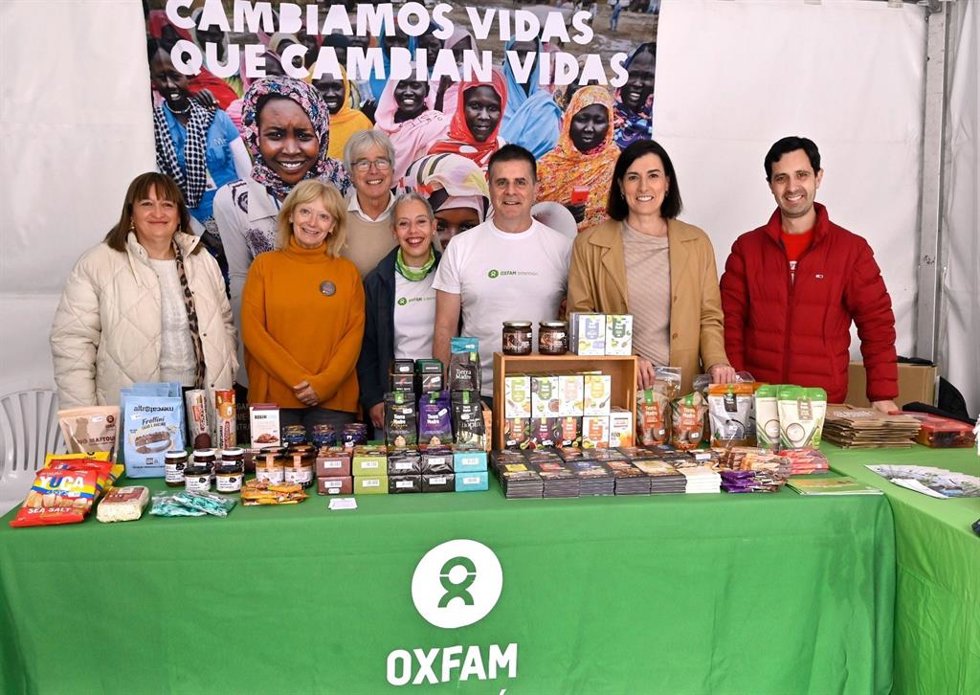 Mercado de Oxfam Intermón en la Plaza del Ayuntamiento