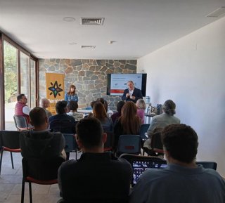 La directora de la Agencia Destino Huelva, Marian Gómez, en la presentación del nuevo proyecto.