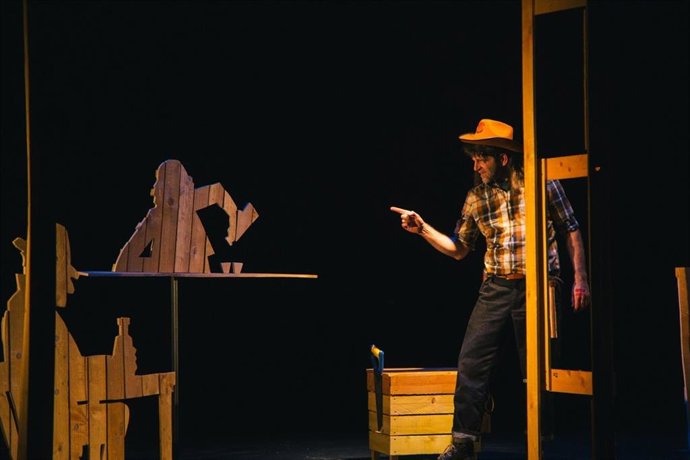 El Teatro Juan Bravo de Segovia alberga el espectáculo infantil 'Tá' antes de la semana de Titirimundi