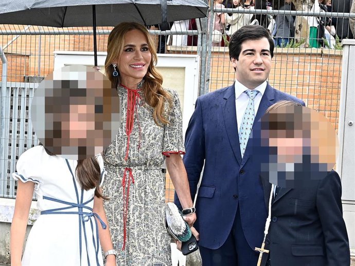 Gema Ruiz celebra la comunión de su hijo Juan rodeada de toda su familia