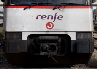 Archivo - Tren de la red de Cercanías Madrid, a 28 de enero de 2026, en Madrid (España). Cercanías Madrid es el servicio ferroviario explotado por Renfe Cercanías, división de Renfe Operadora, sobre una infraestructura de Adif, que comunica la ciudad de M
