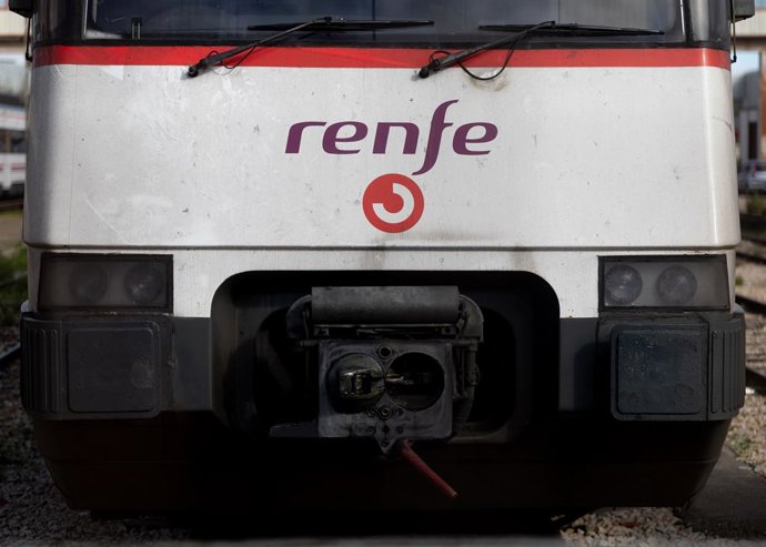 Archivo - Tren de la red de Cercanías Madrid, a 28 de enero de 2026, en Madrid (España). Cercanías Madrid es el servicio ferroviario explotado por Renfe Cercanías, división de Renfe Operadora, sobre una infraestructura de Adif, que comunica la ciudad de M