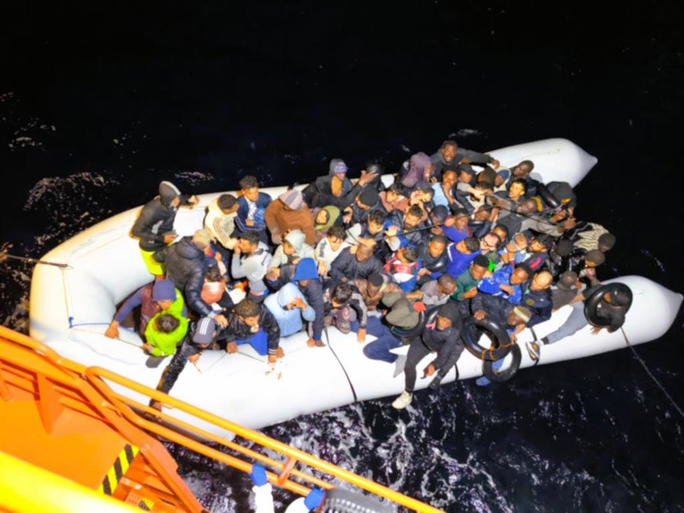 Embarcación interceptada por Salvamento Marítimo