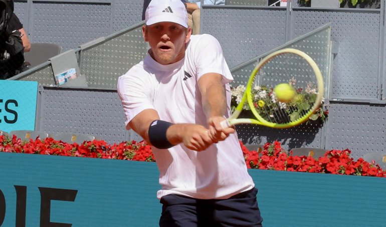 Tenis