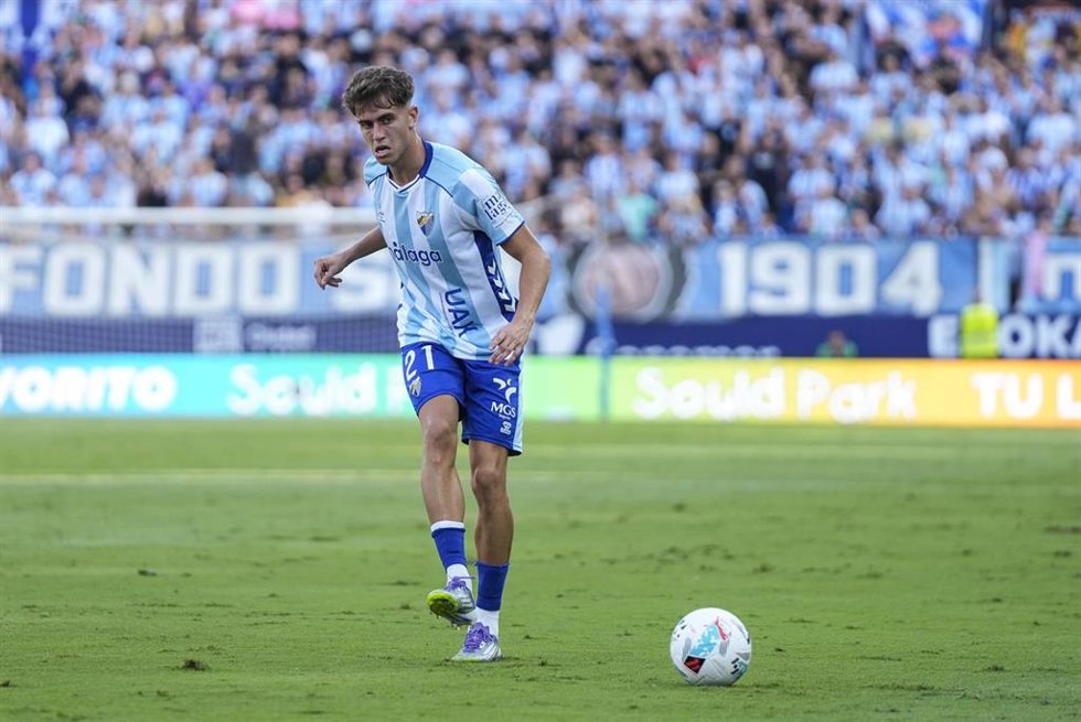 Archivo - Adrián Niño, en un partido con el Málaga CF.