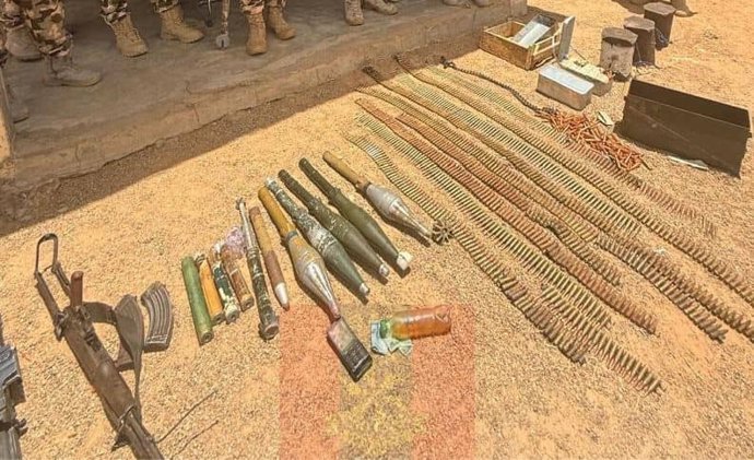 Armas recuperadas por tropas de la operación Hadin Kai en Buni Gari, en el estado de Yobe, al noreste de Nigeria