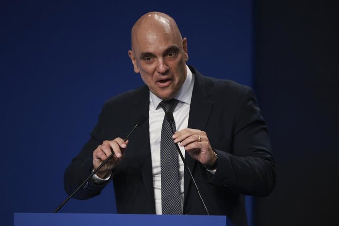 Archivo - El ministro del Tribunal Supremo Federal de Brasil, Alexandre de Moraes, durante el programa SBT Noticias en São Paulo, en un acto que marcó el inicio de una nueva etapa del periodismo multiplataforma para el Sistema de Televisión Brasileña (S