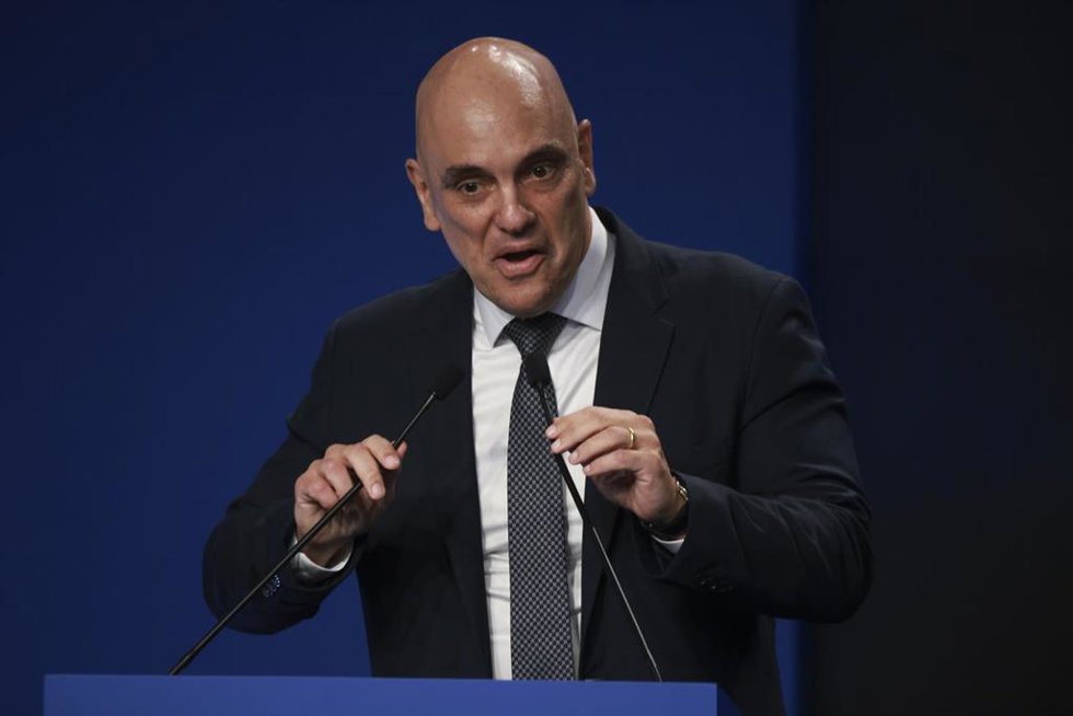 Archivo - El ministro del Tribunal Supremo Federal de Brasil, Alexandre de Moraes, durante el programa «SBT Noticias» en São Paulo, en un acto que marcó el inicio de una nueva etapa del periodismo multiplataforma para el Sistema de Televisión Brasileña (S