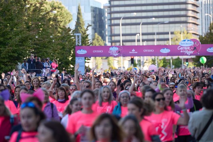 Archivo - Archivo.- Cientos de personas durante la Carrera de la Mujer 2025