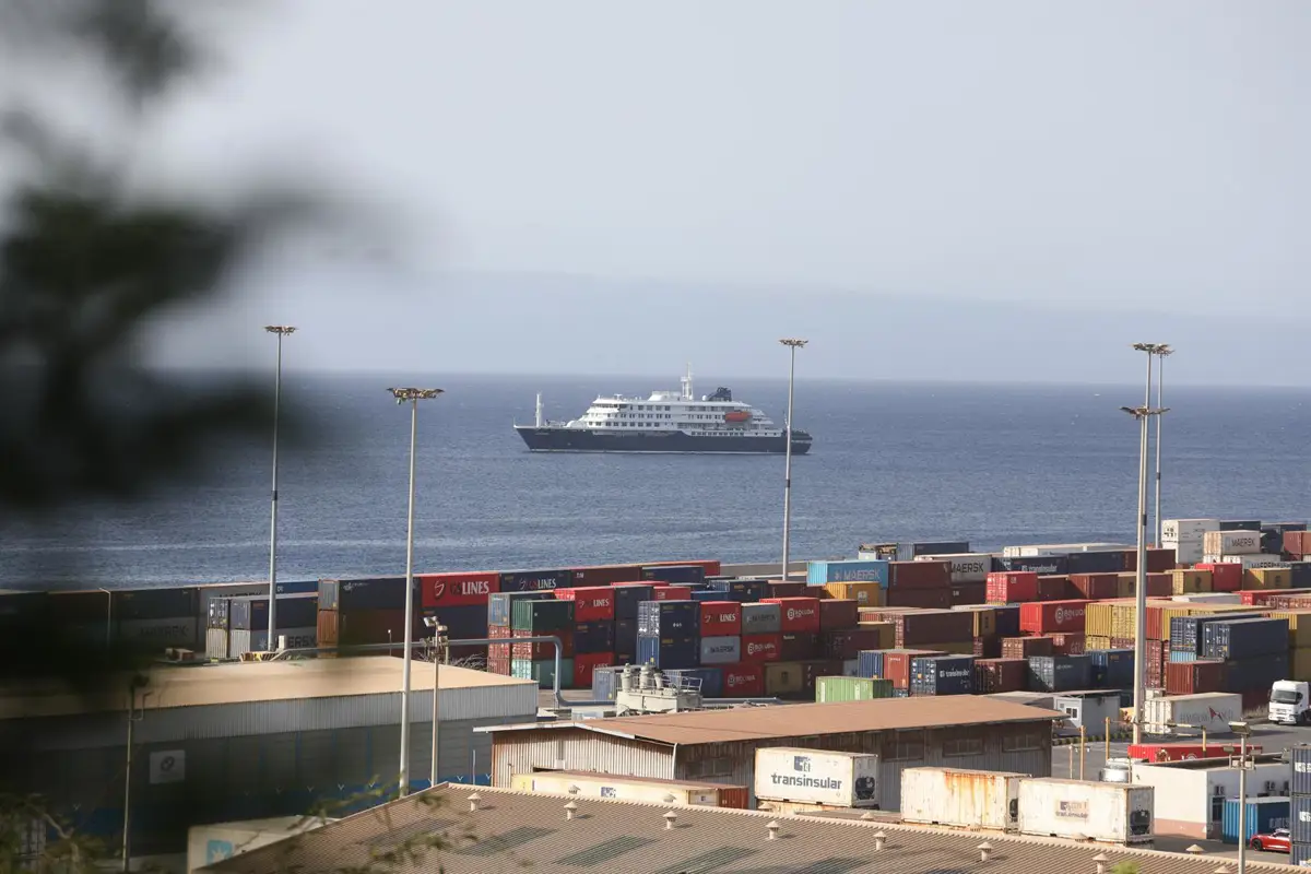 El crucero holandés Hondius en alta mar frente a las costas de Cabo Verde