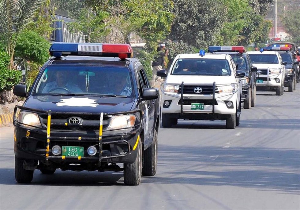 Archivo - Convoy de la Policía de Pakistán en Multan