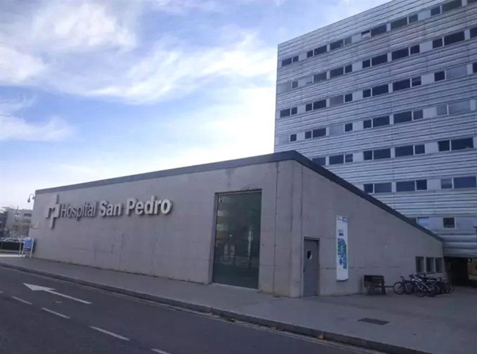 Archivo - El herido ha sido trasladado al Hospital Universitario San Pedro de Logroño.