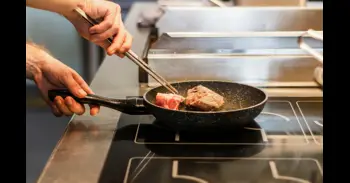¿La carne suelta agua al cocinarse? Por qué pasa y cómo evitarlo
