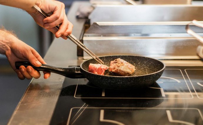 ¿La Carne Suelta Agua Al Cocinarse? Por Qué Pasa Y Cómo Evitarlo
