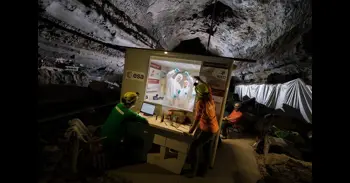 Una investigación andaluza analiza ADN de bacterias dentro de tubos de lava para guiar la búsqueda de vida en Marte