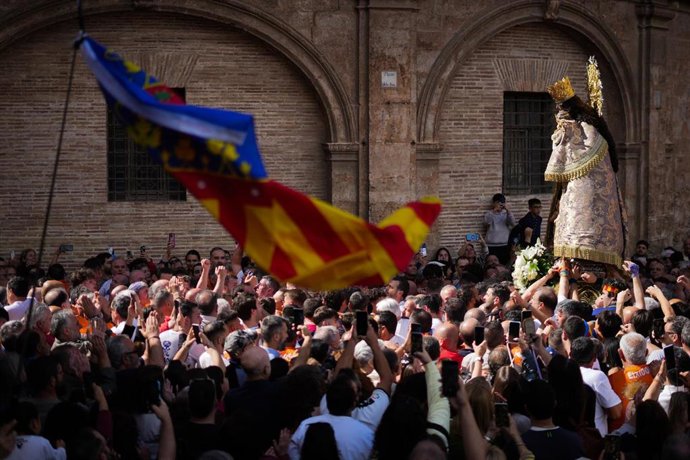 Traslado de la Virgen de los Desamparados en València
