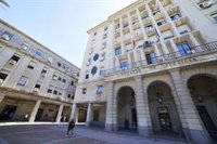 Piden seis años de prisión por estampar una copa de cristal en el cuello de un hombre y patearlo en Sevilla