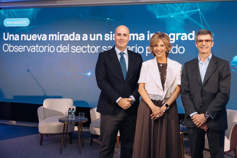 Fernando Campos, presidente de la Fundación IDIS; Marta Villanueva, directora general de IDIS y Adolfo Fernández-Valmayor, secretario general de la Fundación IDIS.