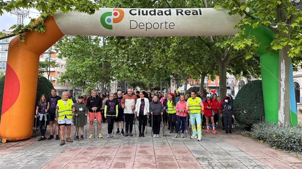 La Asociación de Fibromialgia y Síndrome de Fatiga Crónica de Ciudad Real ha celebrado la tercera edición de su 'Marcha nórdica'.