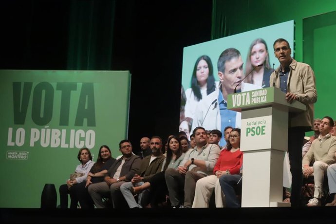 El presidente del Gobierno y secretario general del PSOE, Pedro Sánchez, en La Línea de la Concepción (Cádiz).