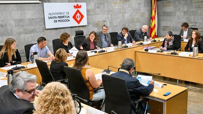 La consellera Paneque a la constitució del CAS de Santa Perpètua de Mogoda (Barcelona).