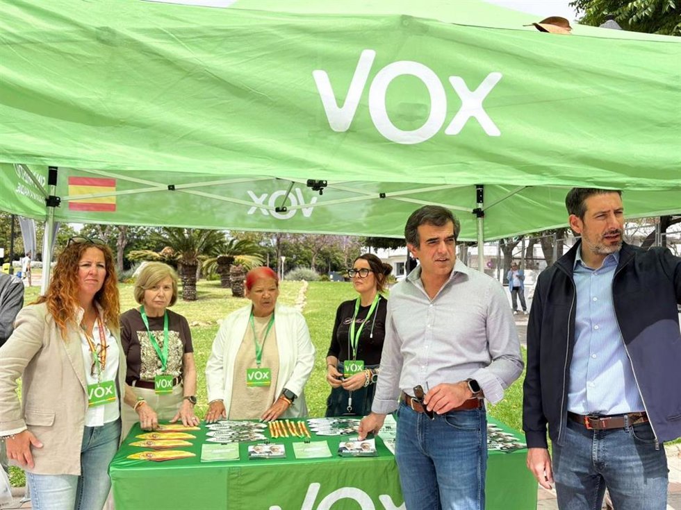 El candidato número uno de Vox por Málaga a las elecciones andaluzas, Antonio Sevilla, en un acto electoral en Fuengirola.