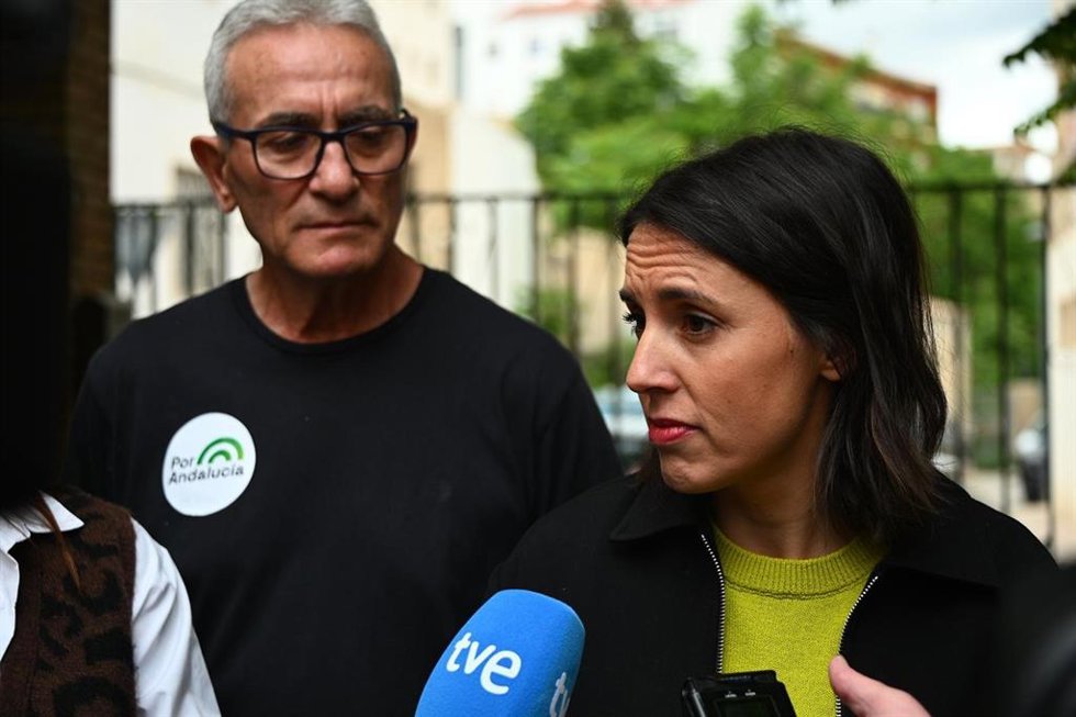 La eurodiputada y secretaria política de Podemos, Irene Montero, durante la atención a medios.