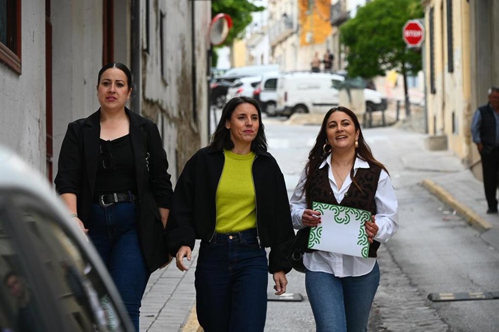 La eurodiputada y secretaria política de Podemos, Irene Montero, llegando al acto electoral celebrado en el municipio de Jódar.