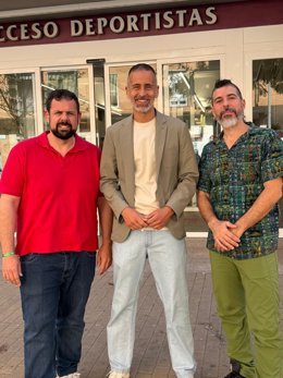 El candidato por el PSOE de Córdoba, Mariano Poyato, junto al concejal socialista en el Ayuntamiento Ángel Ortiz.