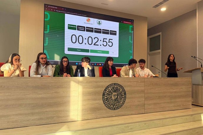 El Aula de Debate de UAL clausura su curso y se reivindica como referente de oratoria y pensamiento crítico.