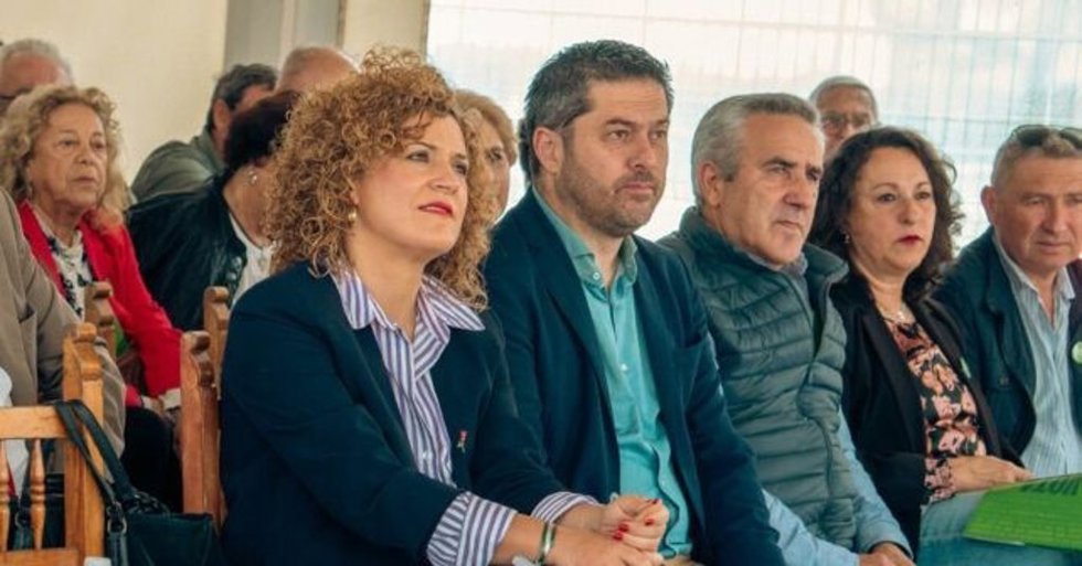 La secretaria general del PSOE de Huelva, María Eugenia Limón y el candidato número cuatro por la provincia al Parlamento andaluz, Francisco Baluffo.