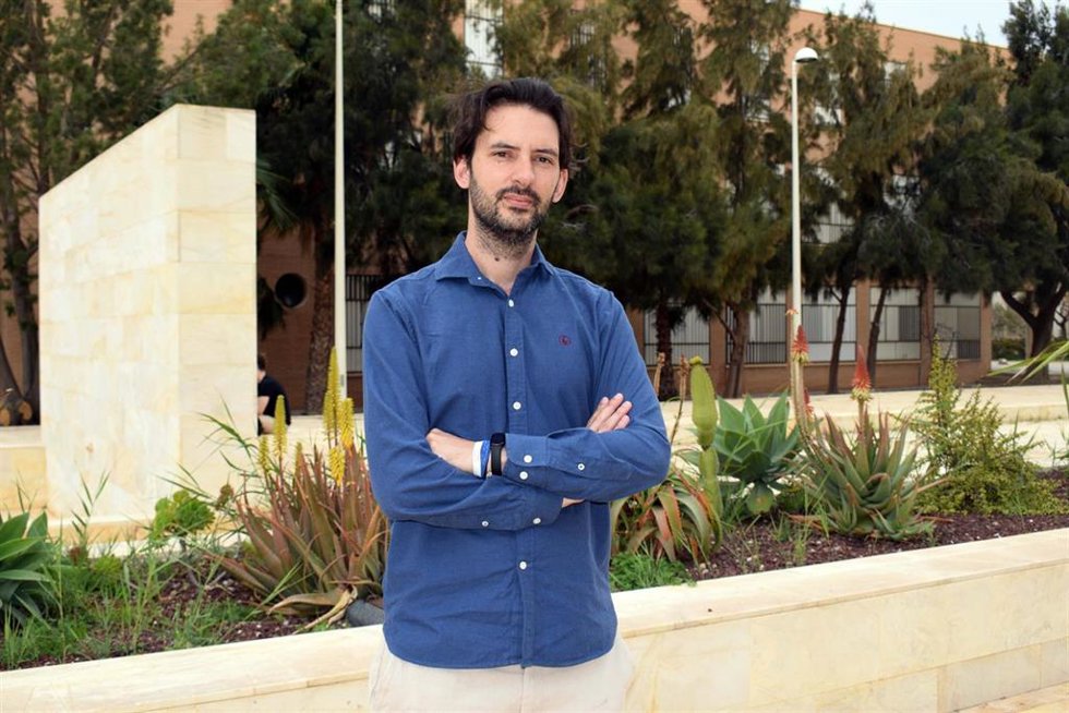 Alejandro Galindo Durán, profesor de la UAL y director del curso de verano ''Más allá de las aulas: nuevos escenarios para la docencia actual'.