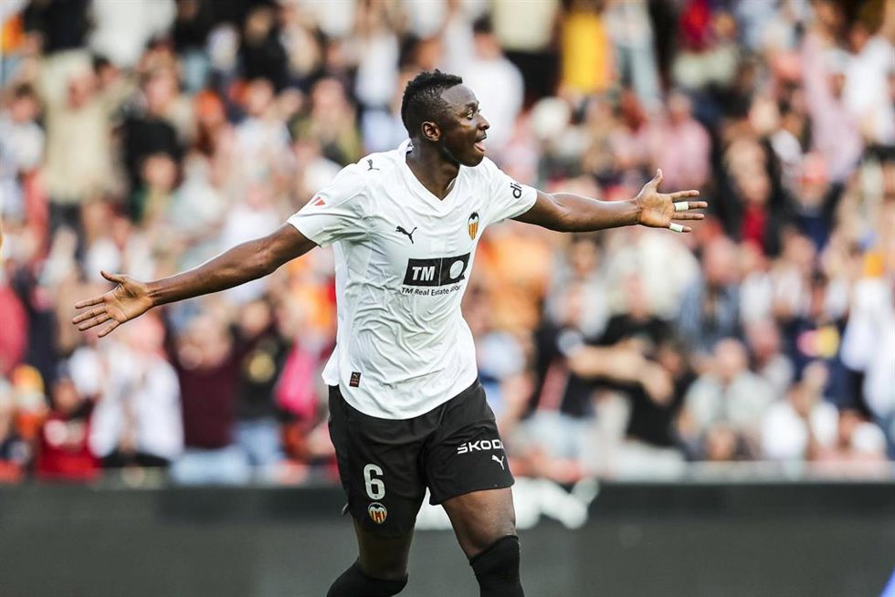Umar Sadiq, Valencia CF