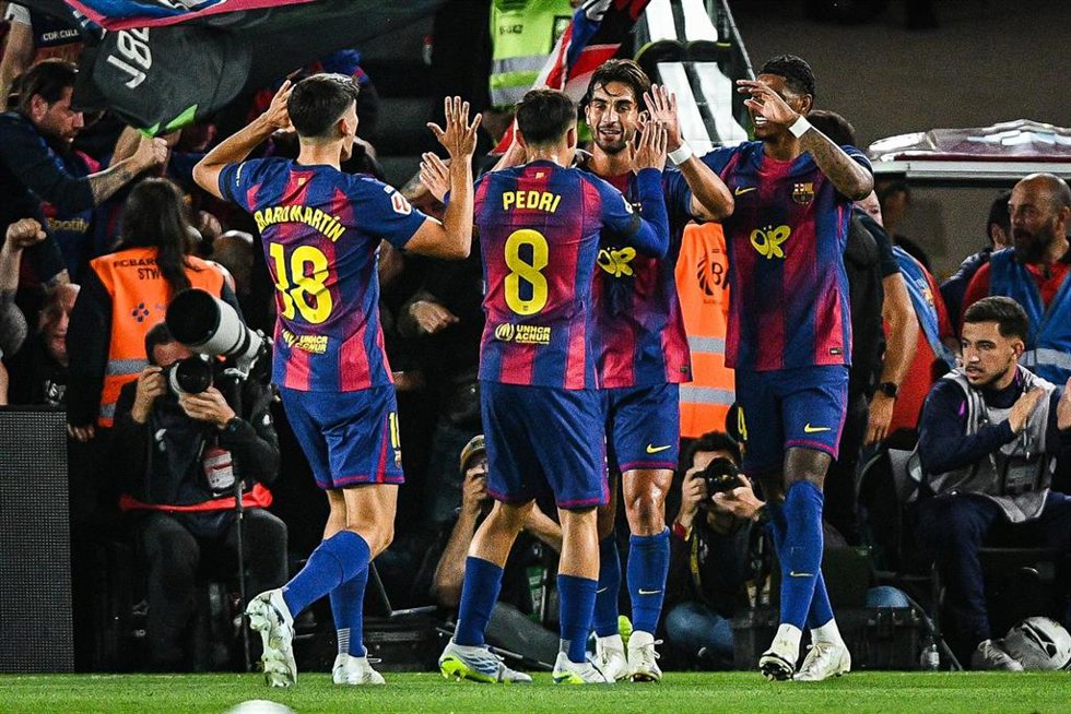Los jugadores del FC Barcelona celebran el gol de Ferran Torres en el Clásico ante el Real Madrid
