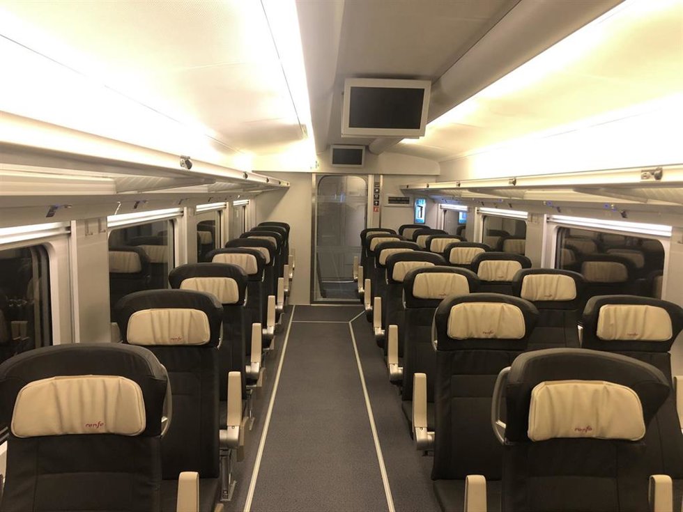 Archivo - Interior de un tren