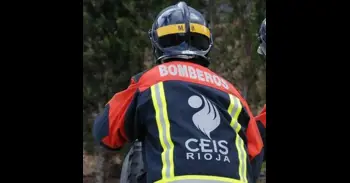Bomberos del CEIS Rioja sofocan el incendio en una vivienda de Manzanares de Rioja