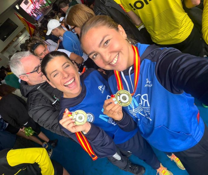 Marta de las Heras, junto a su compañera Natalia de Miguel, campeonas de España de remo
