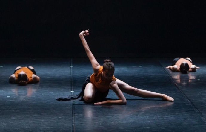 Archivo - Imagen de archivo de alumnos de danza