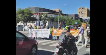 Arranca la vaga indefinida en l'educació pública valenciana amb l'exigència d'una "negociació real"