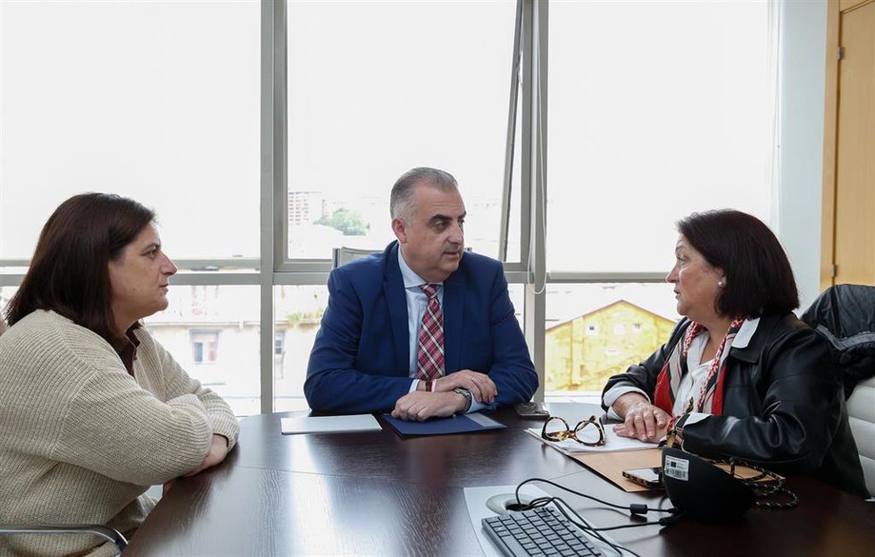 Reunión de Media con la alcaldesa de Cabuérniga.