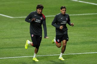 Archivo - Jose Maria Gimenez and Nahuel Molina of Atletico de Madrid during a training session ahead of the UEFA Champions League 2025/26 match between Atletico de Madrid and Inter Milan at Riyadh Air Metropolitano stadium on November 25, 2025 in Madrid, 