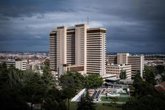 Foto: CSIF denuncia el cese de 200 trabajadores temporales del Hospital Gómez Ulla en las "próximas fechas"