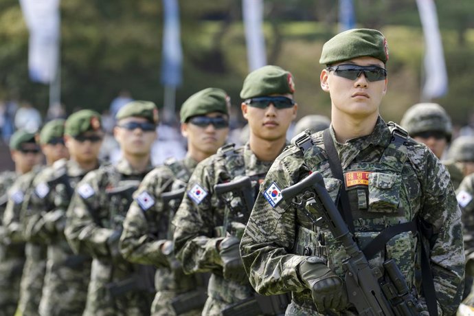 Archivo - September 29, 2025, Gyeryong, Seoul, South Korea: Various military and civil units, including the Armed Forces Honor Guard, traditional honor guard, and Army, Navy, and Air Force units, perform during Media Day for the 77th Armed Forces Day at G