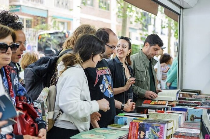 La 44 Feria del Libro de Granada ha contado con una intensa programación que ha combinado actividades literarias, divulgativas, científicas, infantiles y musicales.