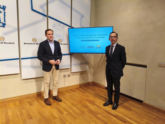 El presidente de la Diputación de Valladolid, Conrado Íscar, y el de la Asociación de Empresarios del Polígono San Cristóbal, Jorge Valentín-Gamazo.