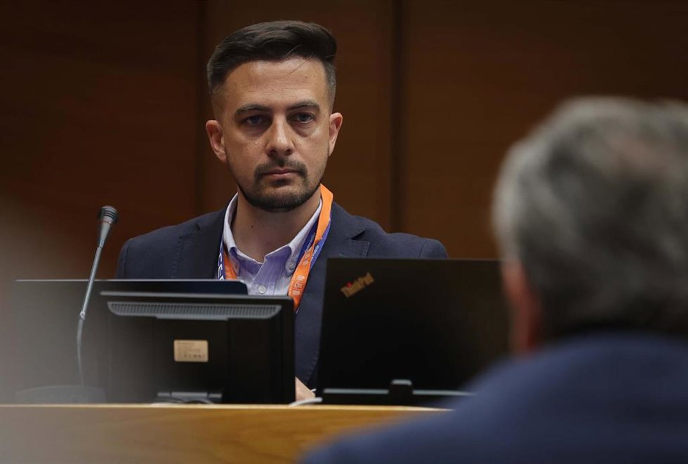 El representante de la Confederación Española de la Policía Nacional (CEP), David Gutiérrez, comparece en la comisión de investigación de la dana de Les Corts